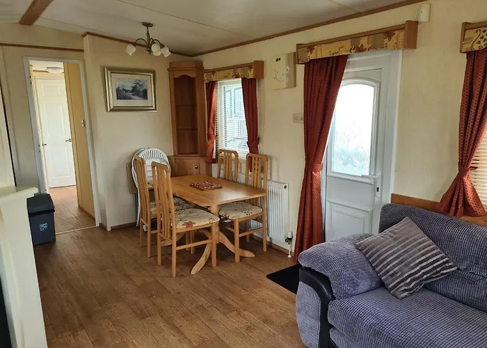 6 Berth Central Heated On Golden Sands Vintage
