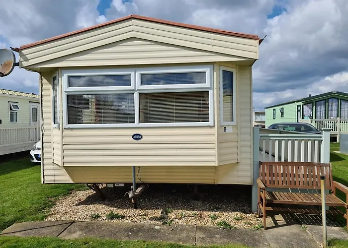 6 Berth Central Heated On Golden Sands Vintage