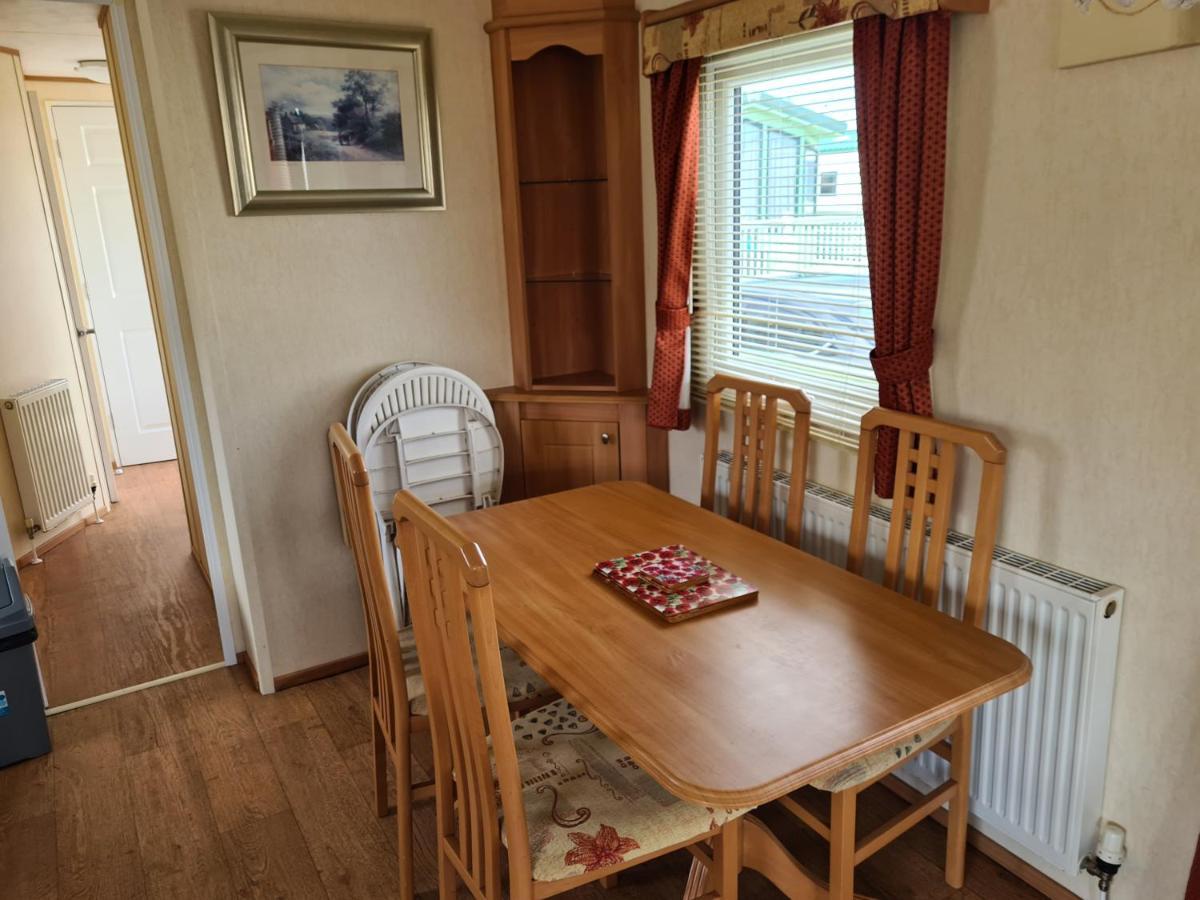 6 Berth Heated On Golden Sands Vintage Campsite *