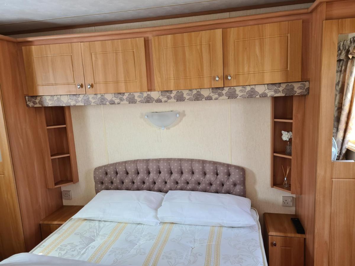 6 Berth Heated On Golden Sands Vintage Campsite *