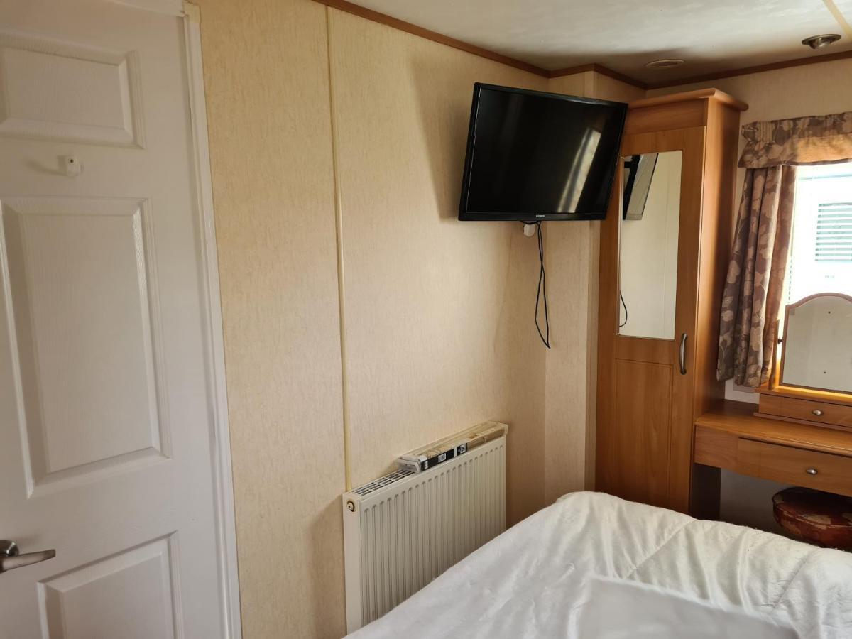 6 Berth Heated On Golden Sands Vintage Campsite