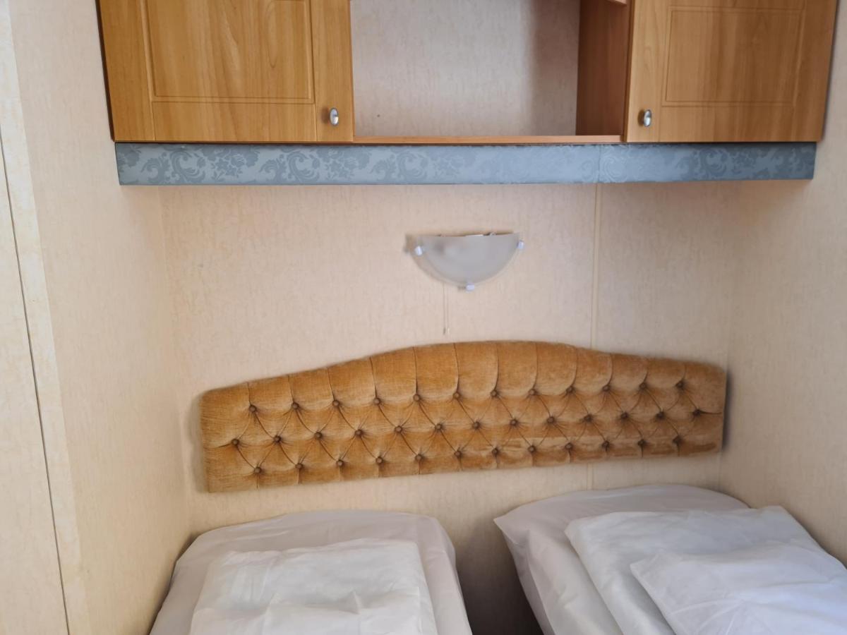 6 Berth Heated On Golden Sands Vintage Campsite *