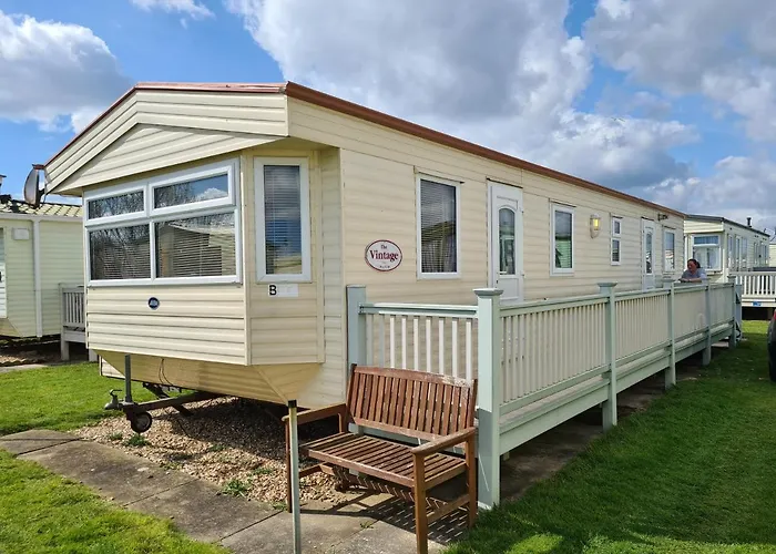 6 Berth Central Heated On Golden Sands Vintage